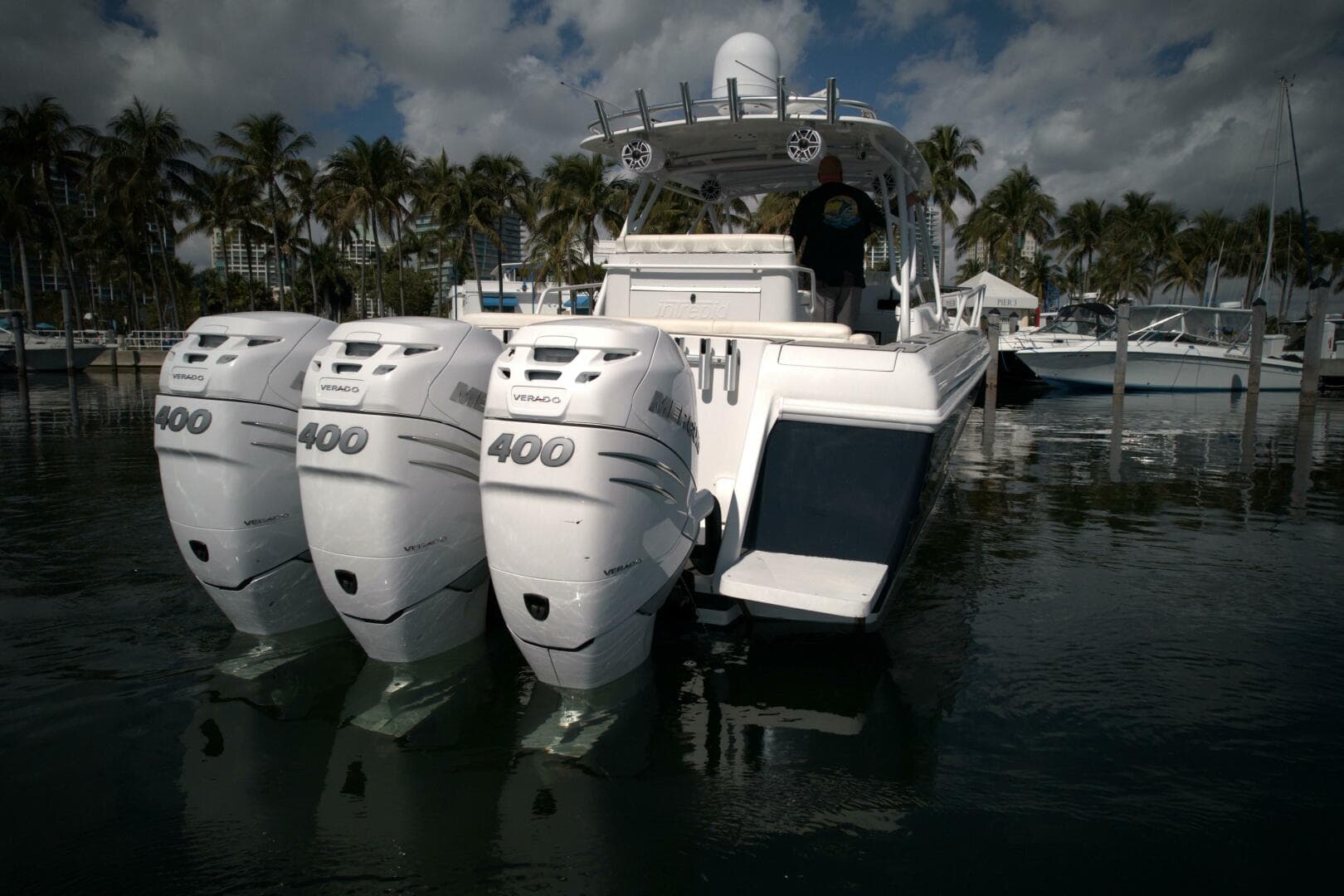 2002 Intrepid 377 Walkaround Cuddy