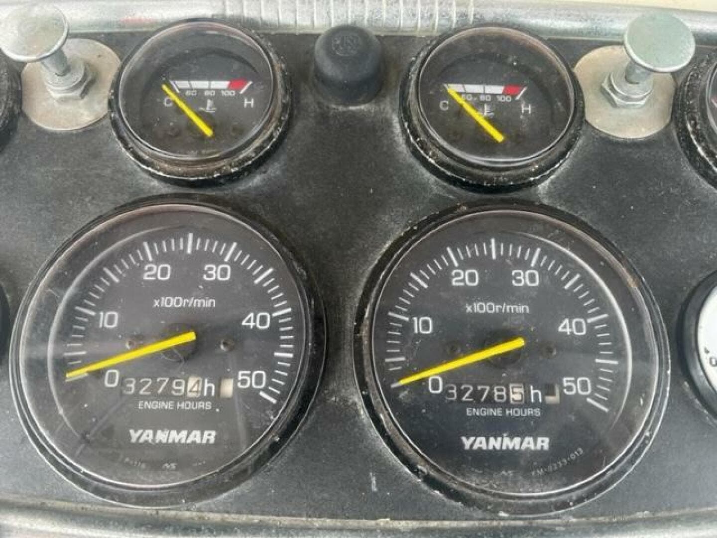 LITTLE EVA_Yanmar Tacometer