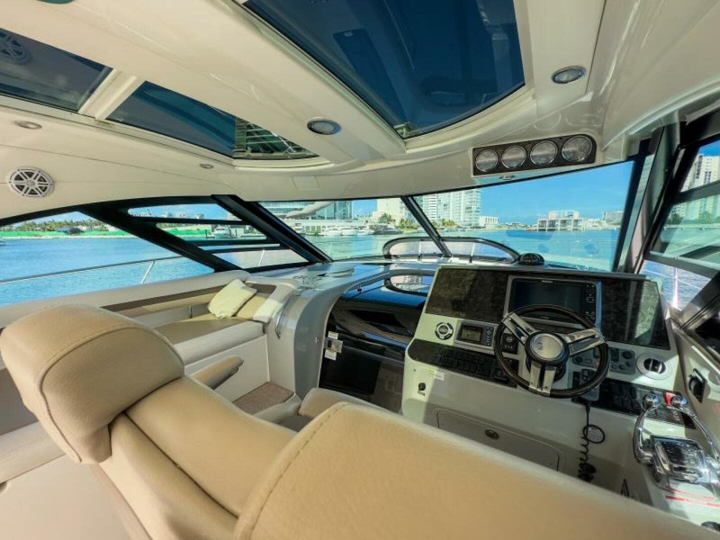 2013 Sea Ray Sundancer