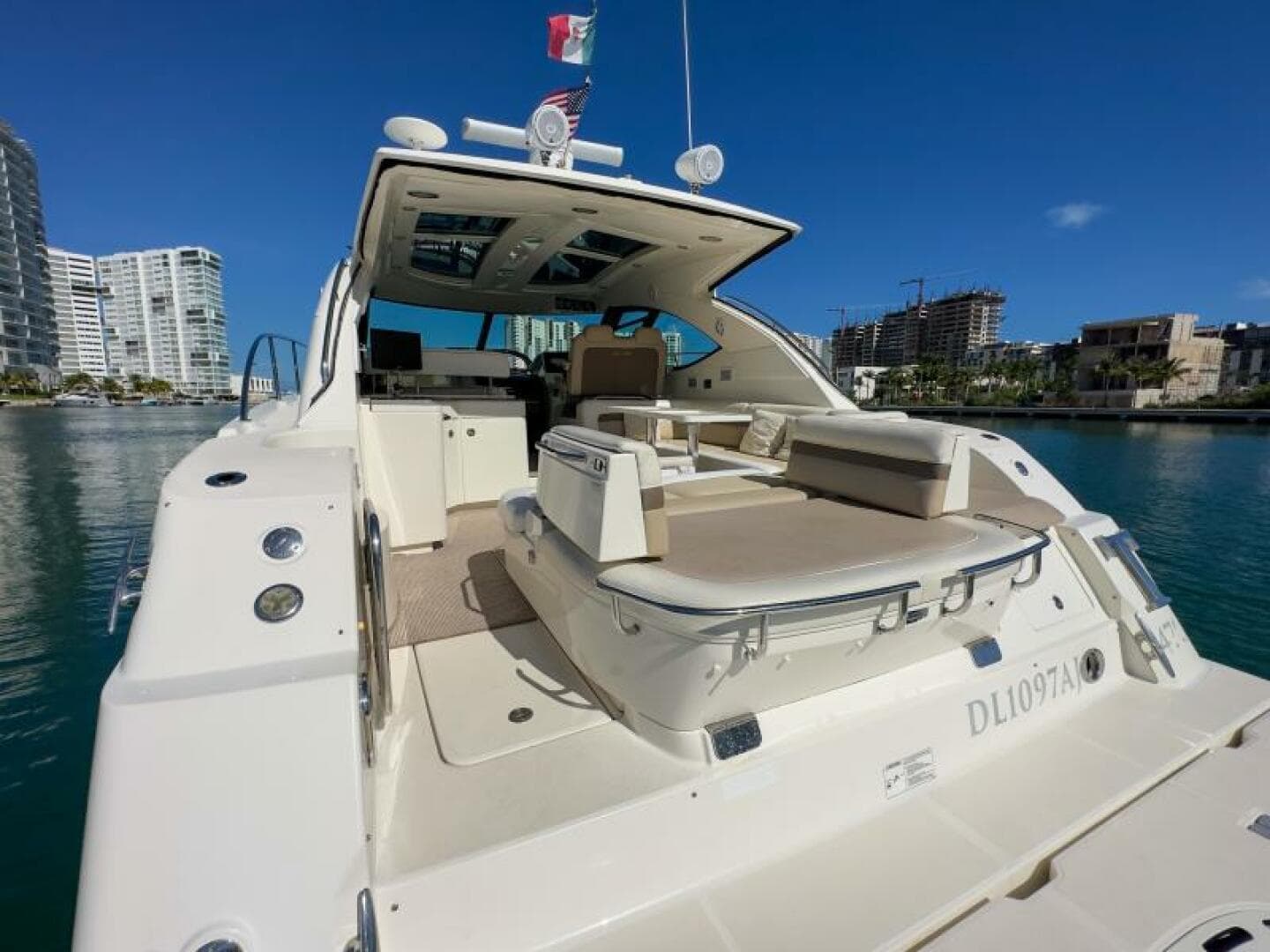 2013 Sea Ray Sundancer