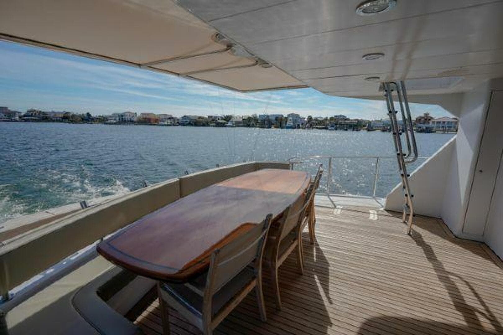 1997 Hatteras 90