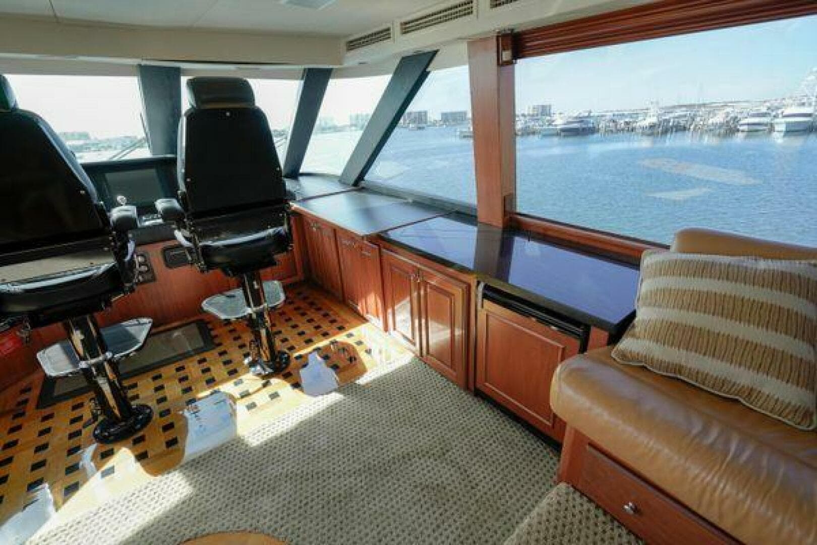 1997 Hatteras 90