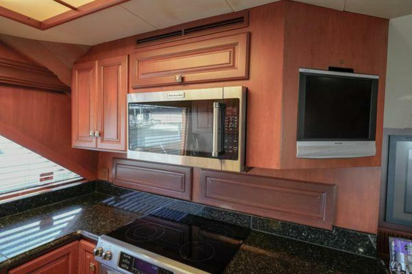1997 Hatteras 90