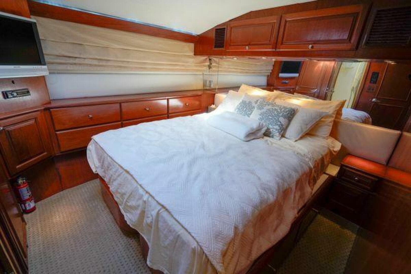 1997 Hatteras 90