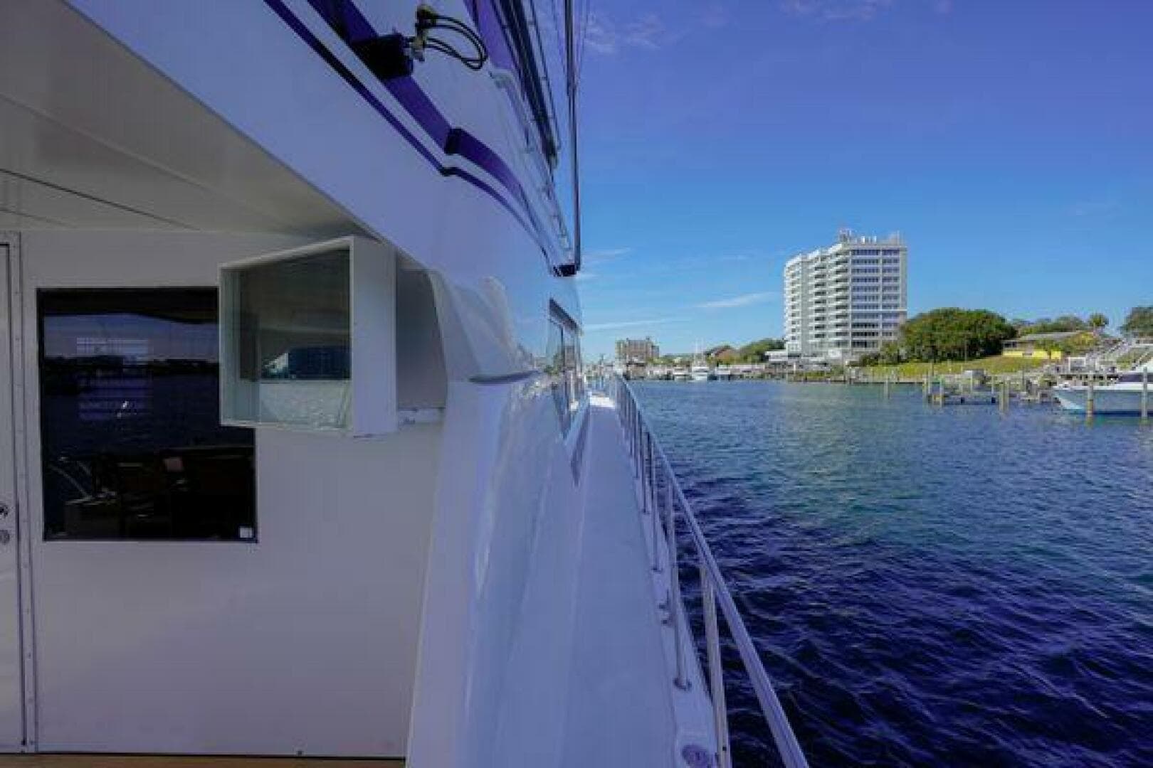 1997 Hatteras 90