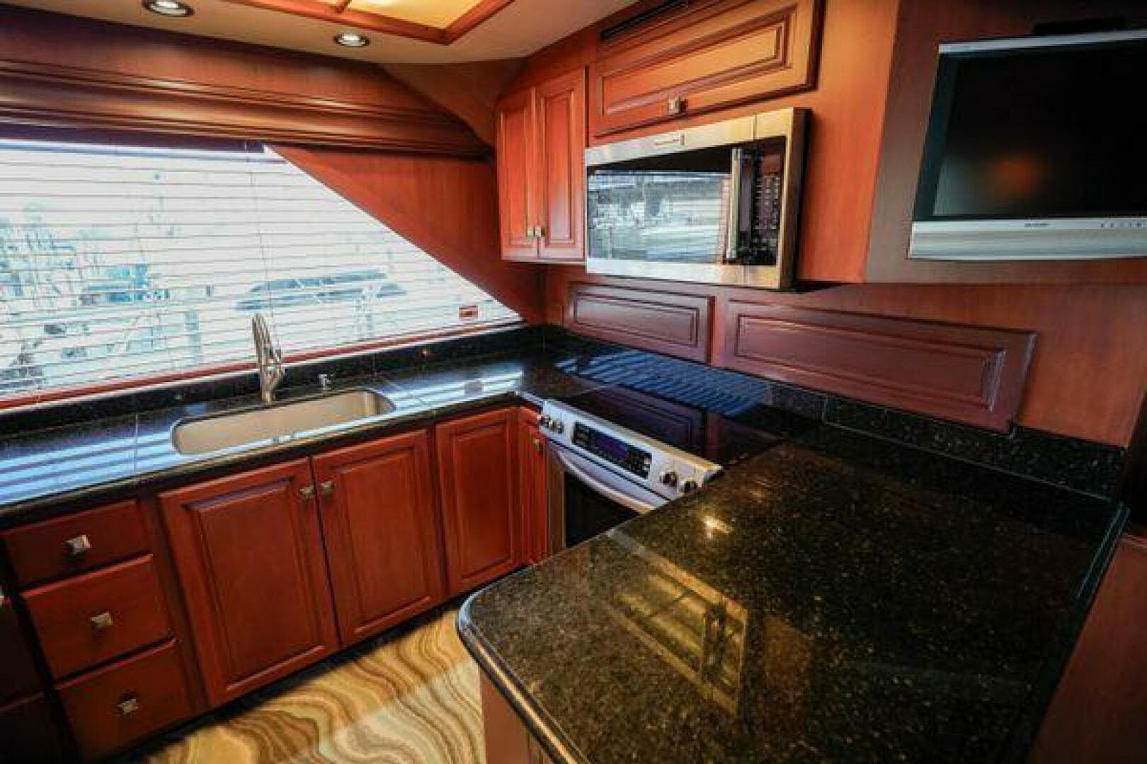 1997 Hatteras 90