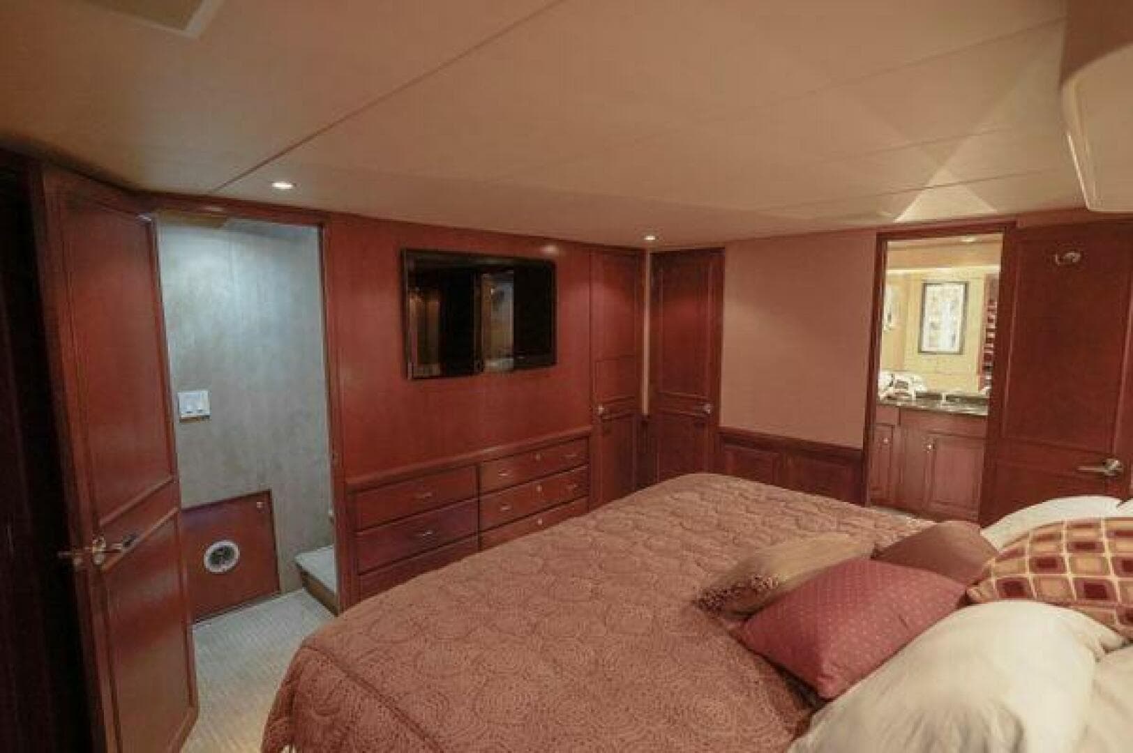 1997 Hatteras 90
