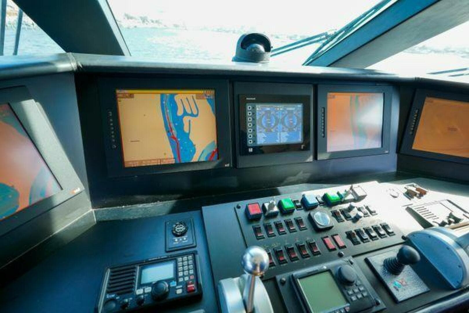 1997 Hatteras 90