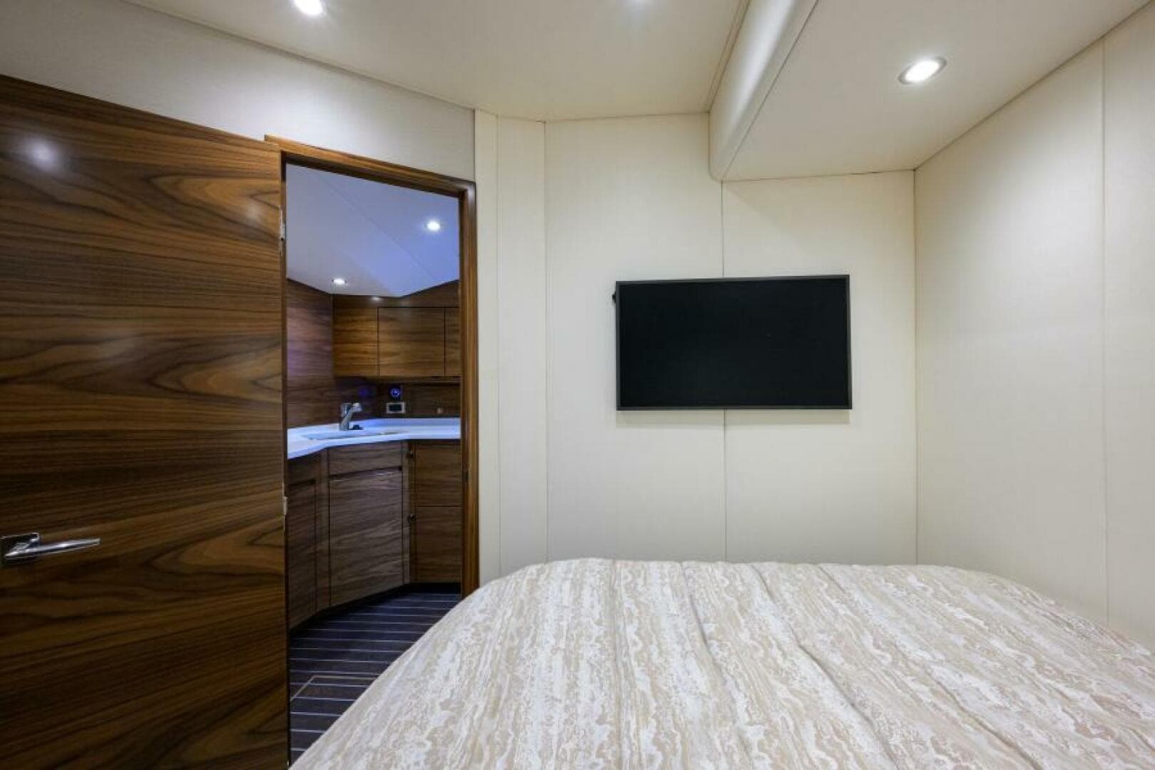 Viking 54 - TROUBLE FREE - Master Stateroom