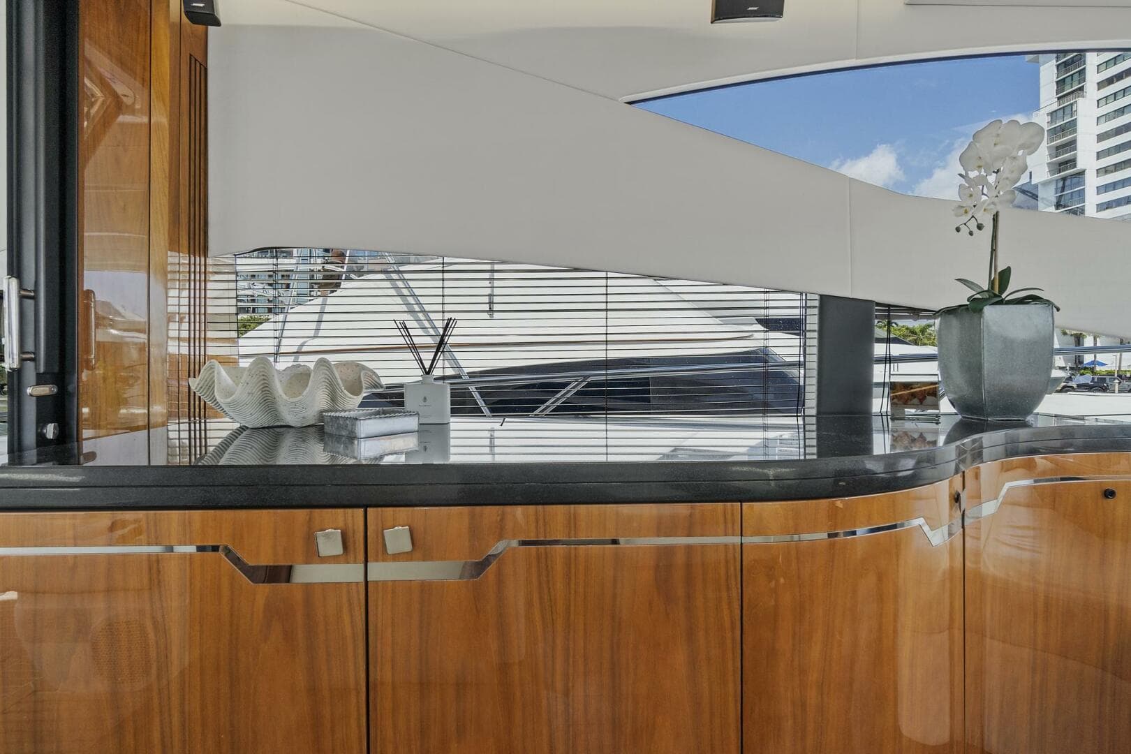 2017 Sunseeker 68 Sport Yacht