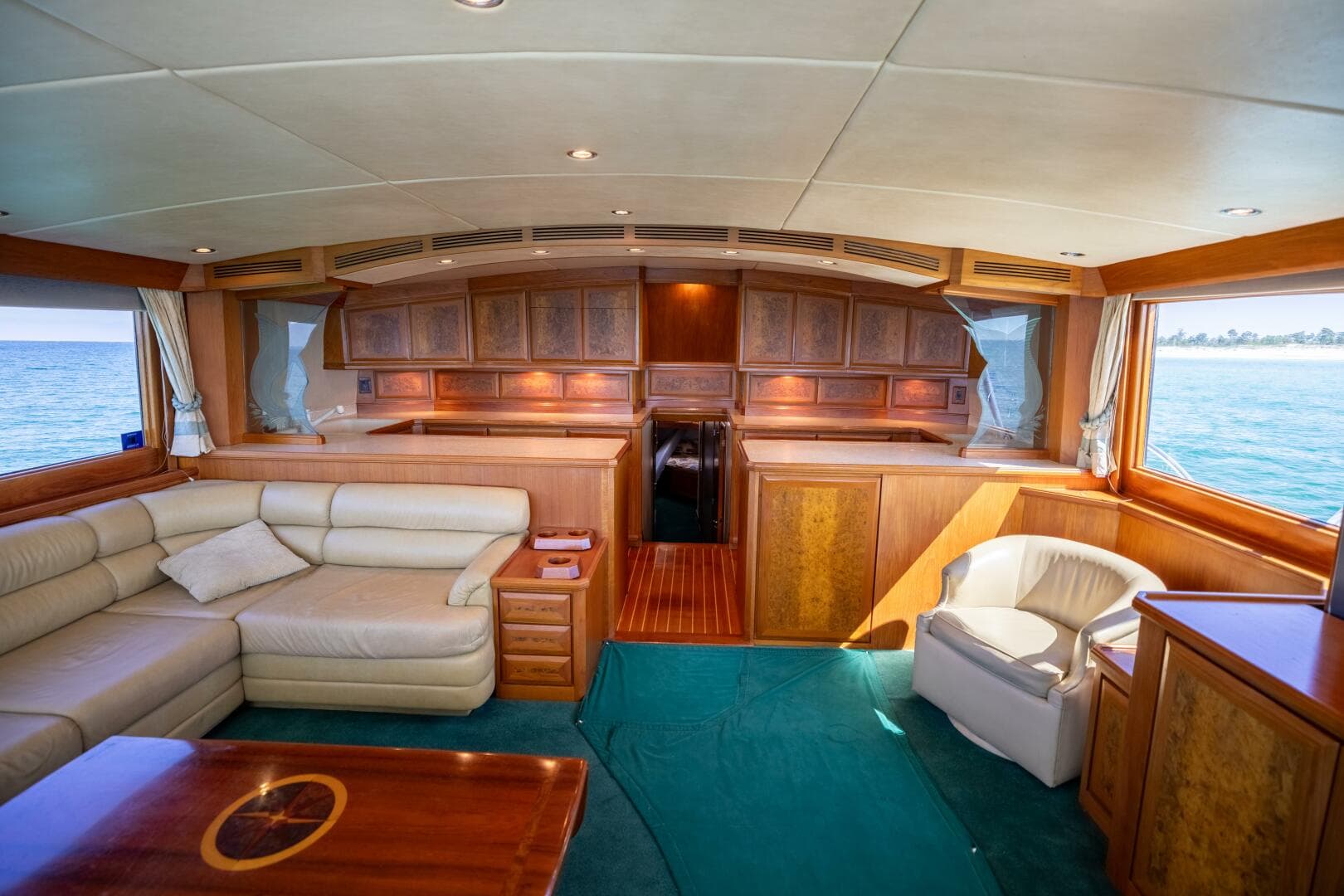 1998 Miller Marine 60' Convertible CAT'N'AROUND-Salon 5