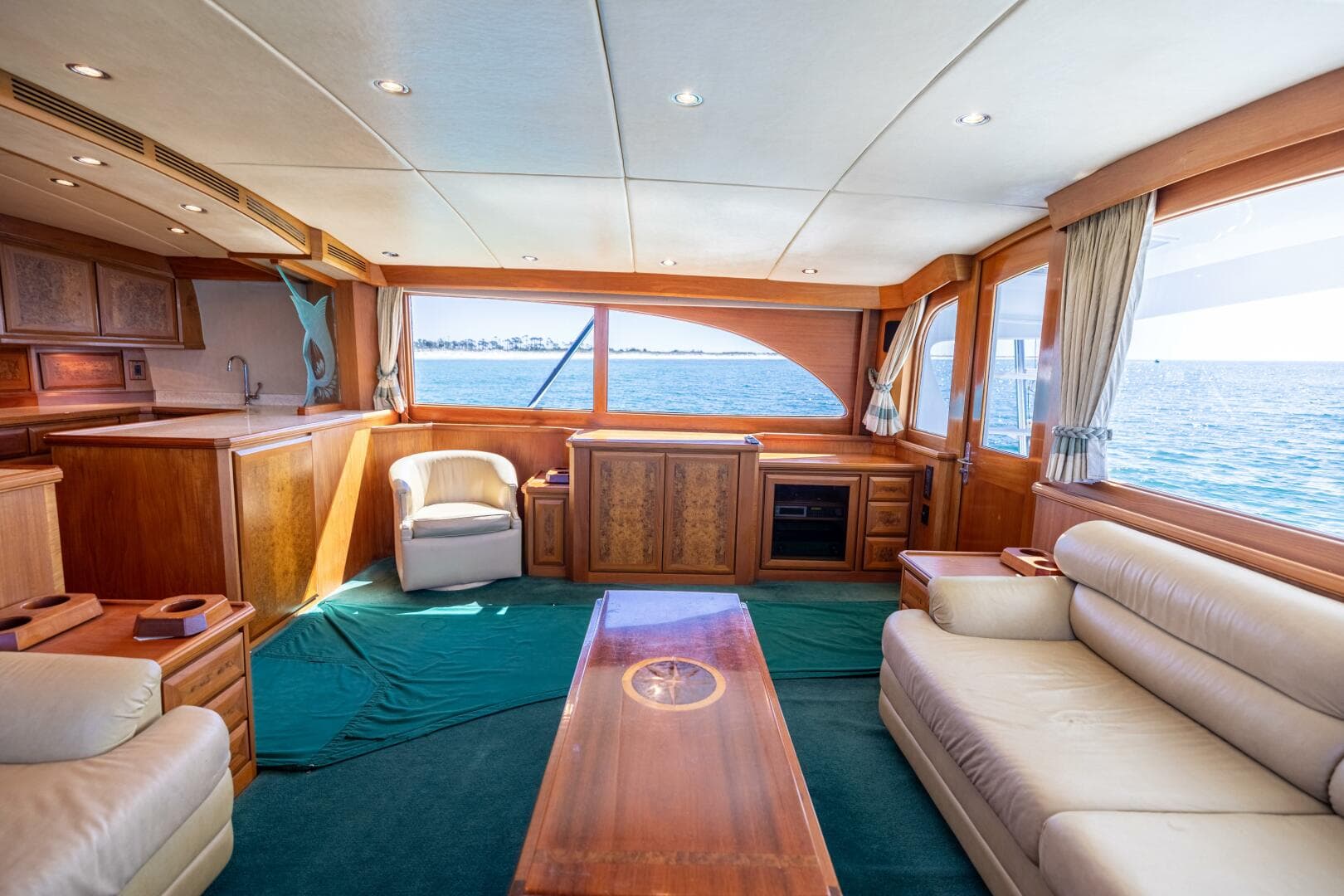 1998 Miller Marine 60' Convertible CAT'N'AROUND-Salon 6