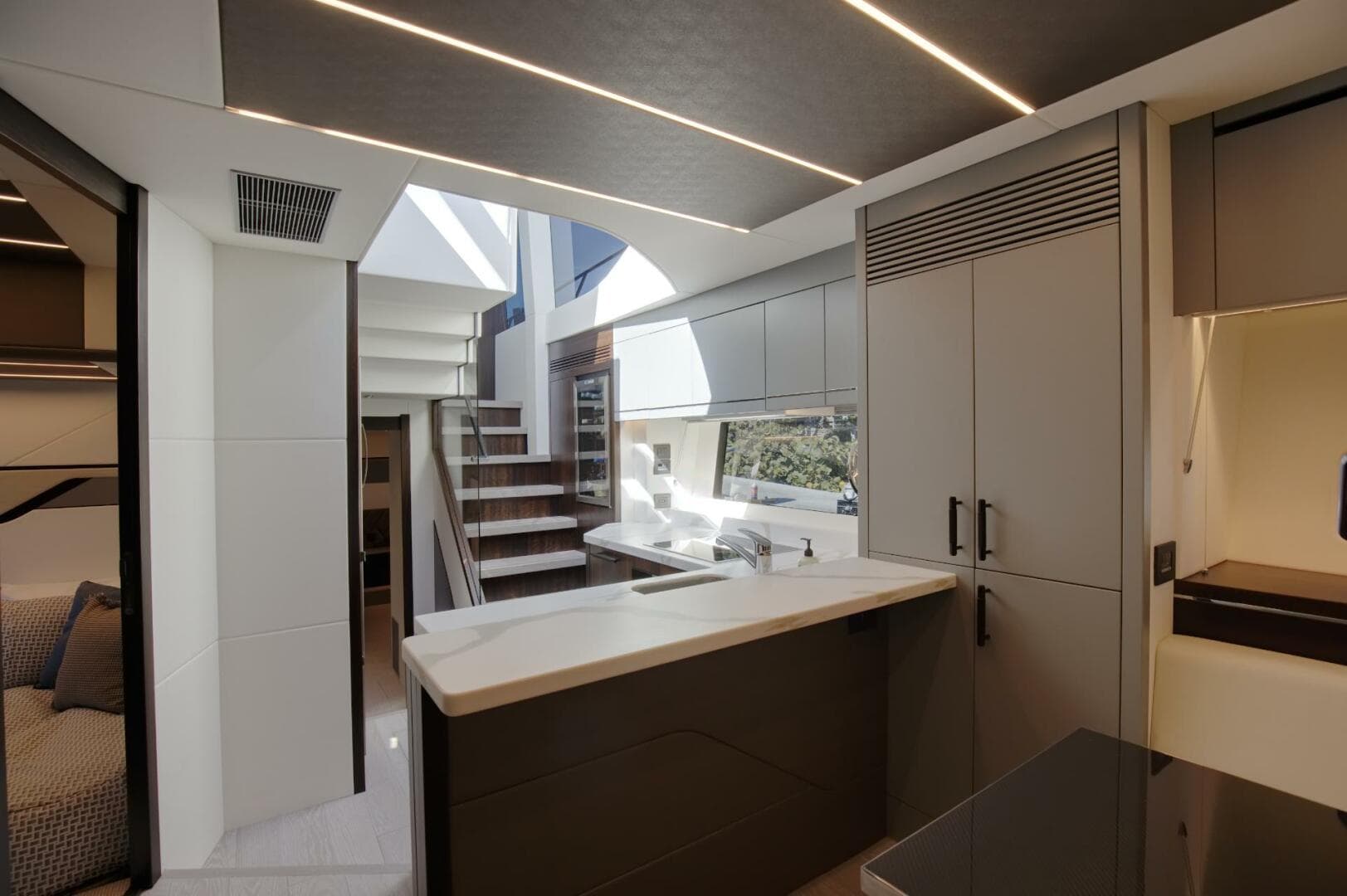 2023 Sunseeker Sport Yacht