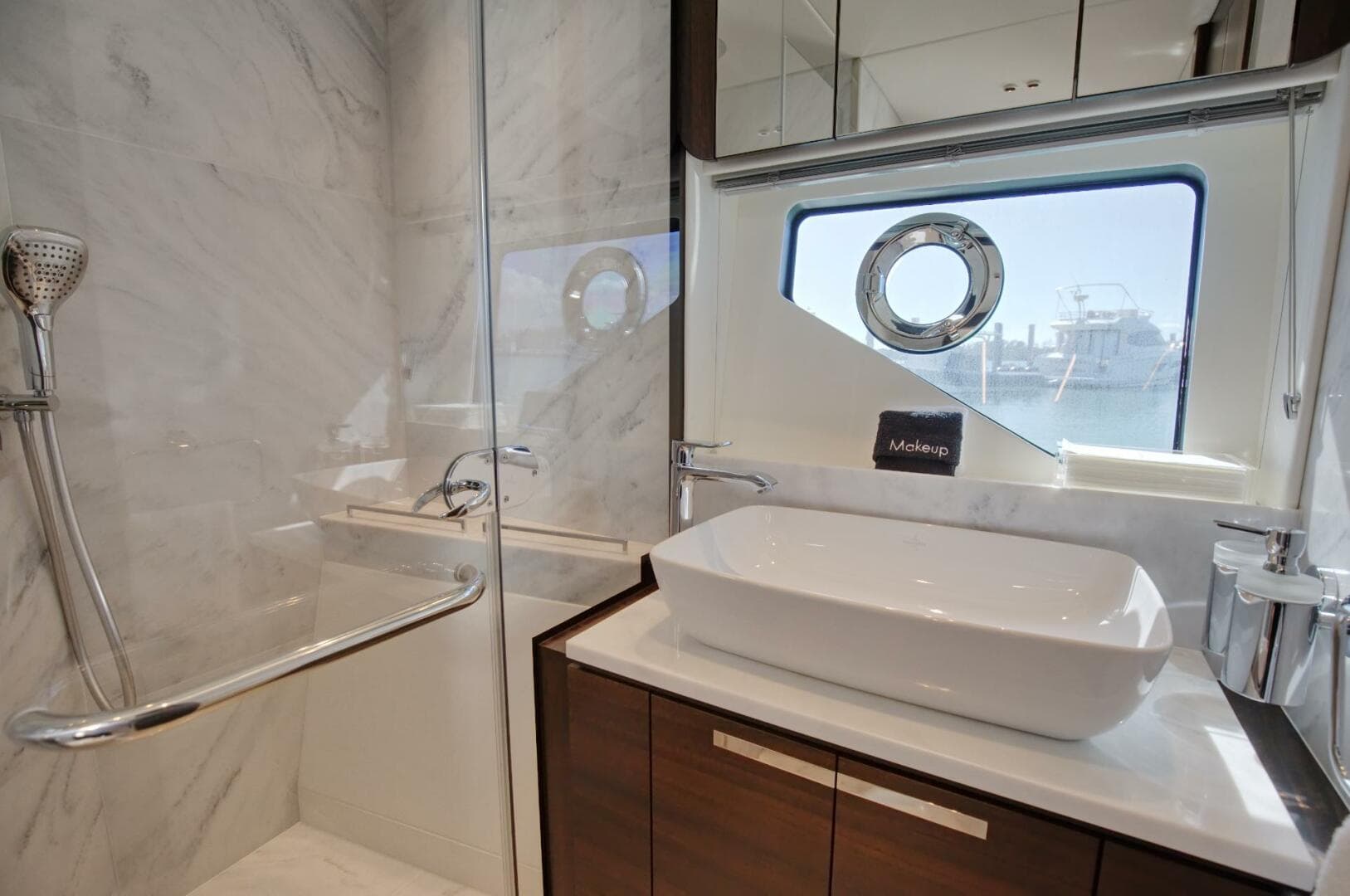 2023 Sunseeker Sport Yacht