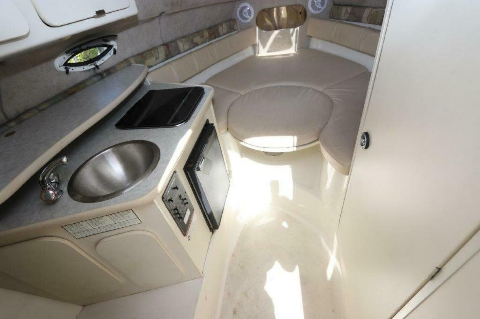 2006 Stingray 240 CS