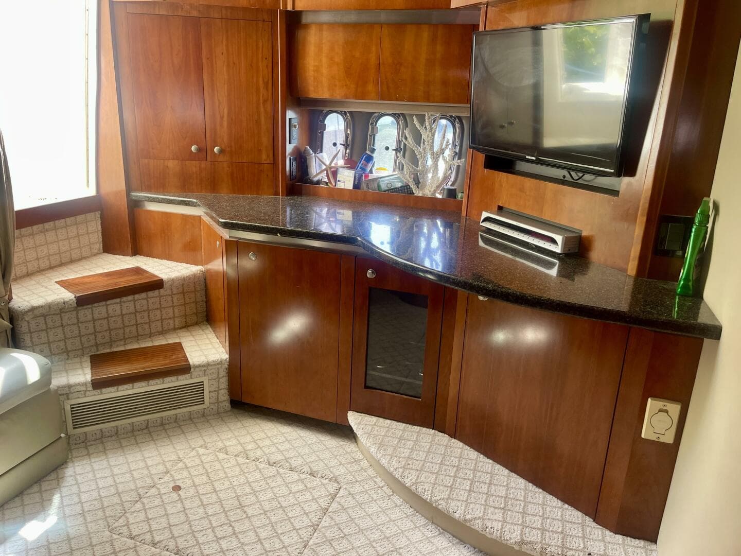 2006 Cruisers Yachts 420 Express