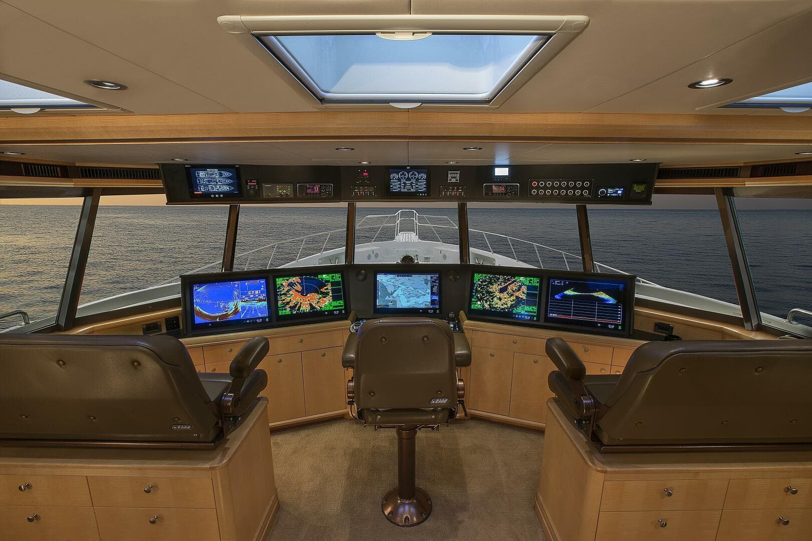 2019 115 Nordlund Expedition Yachtfisher 'Cazador'- Helm