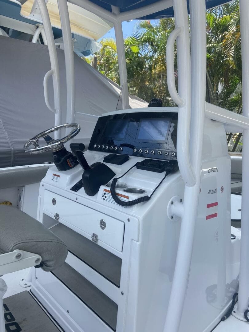 2022 Sportsman Open 232 Center Console