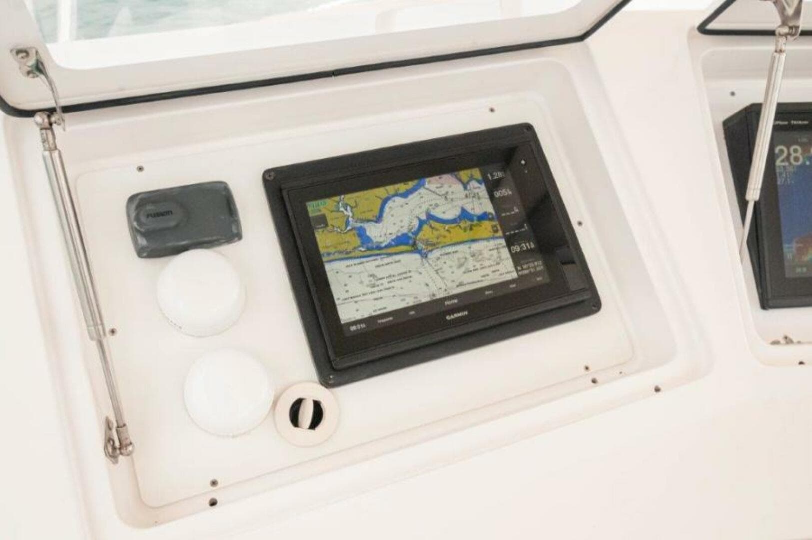 2006 45 Viking Convertible Helm (6)