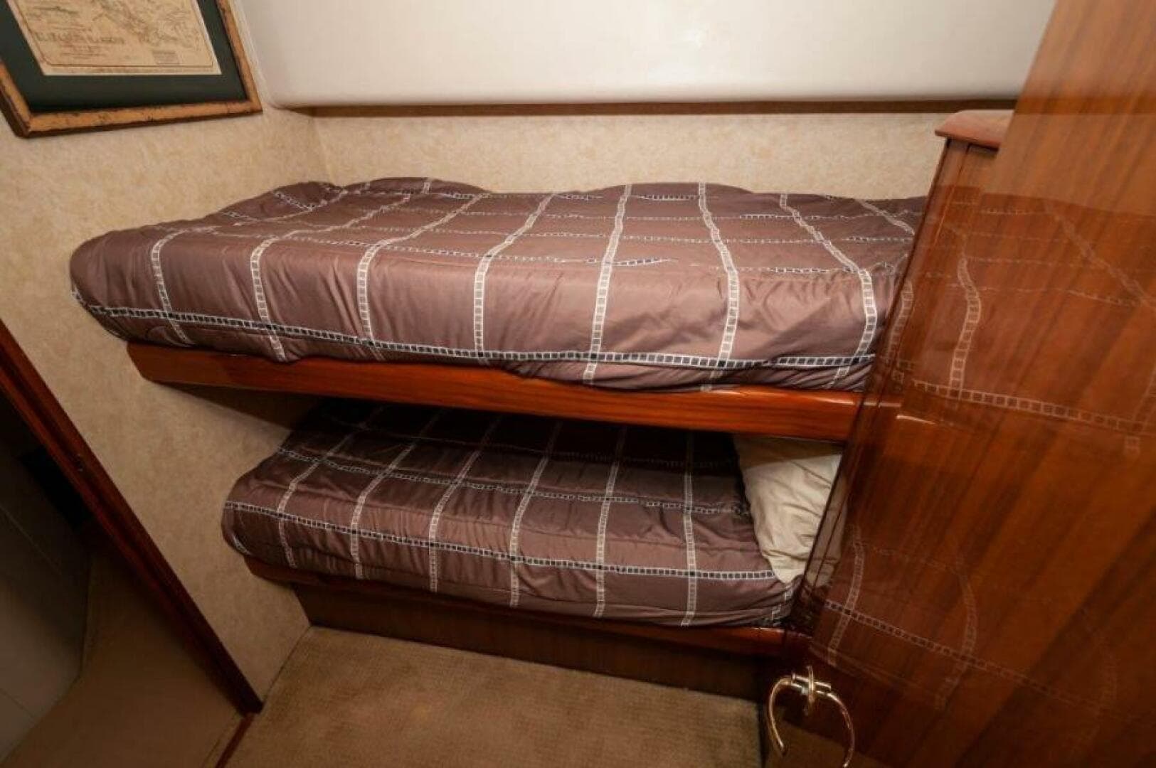 2006 45 Viking Convertible Bunk Room (2)