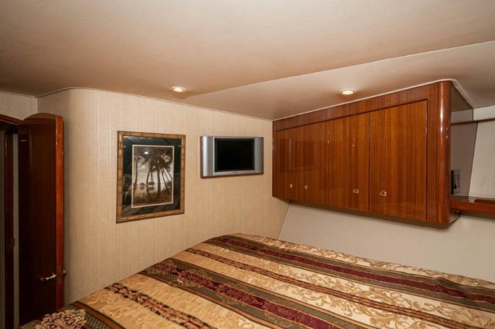 2006 45 Viking Convertible Master SR (1)