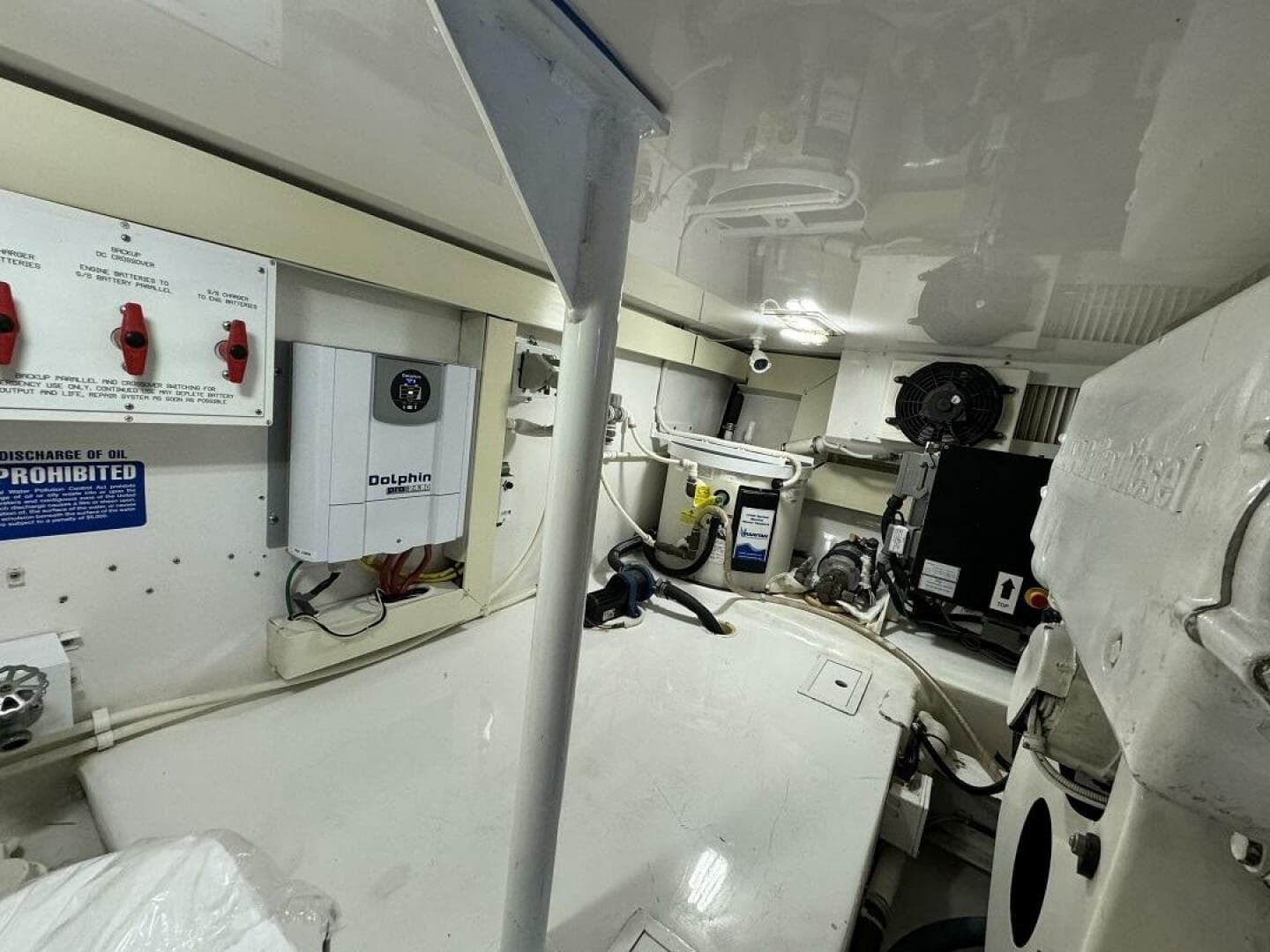 2006 45 Viking Convertible Engine Room