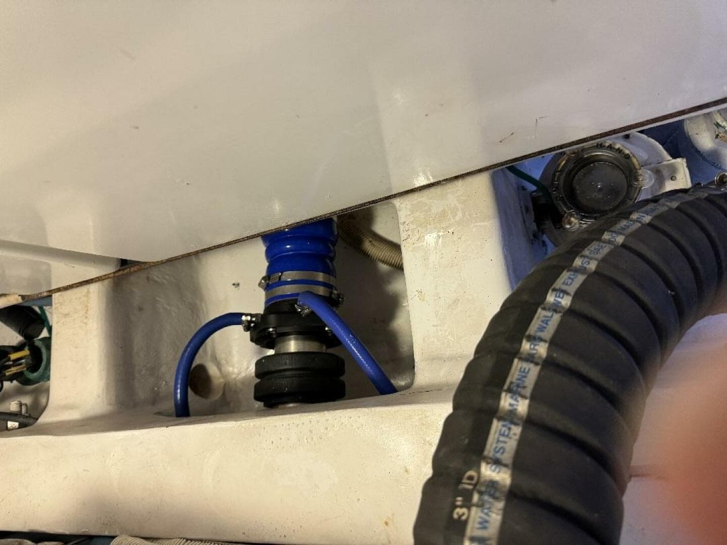 2006 45 Viking Convertible Engine Room