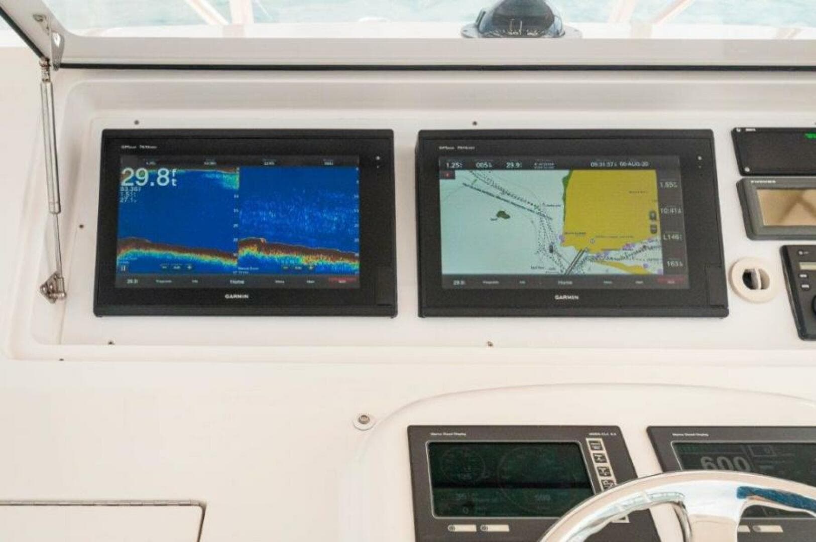 2006 45 Viking Convertible Helm (7)