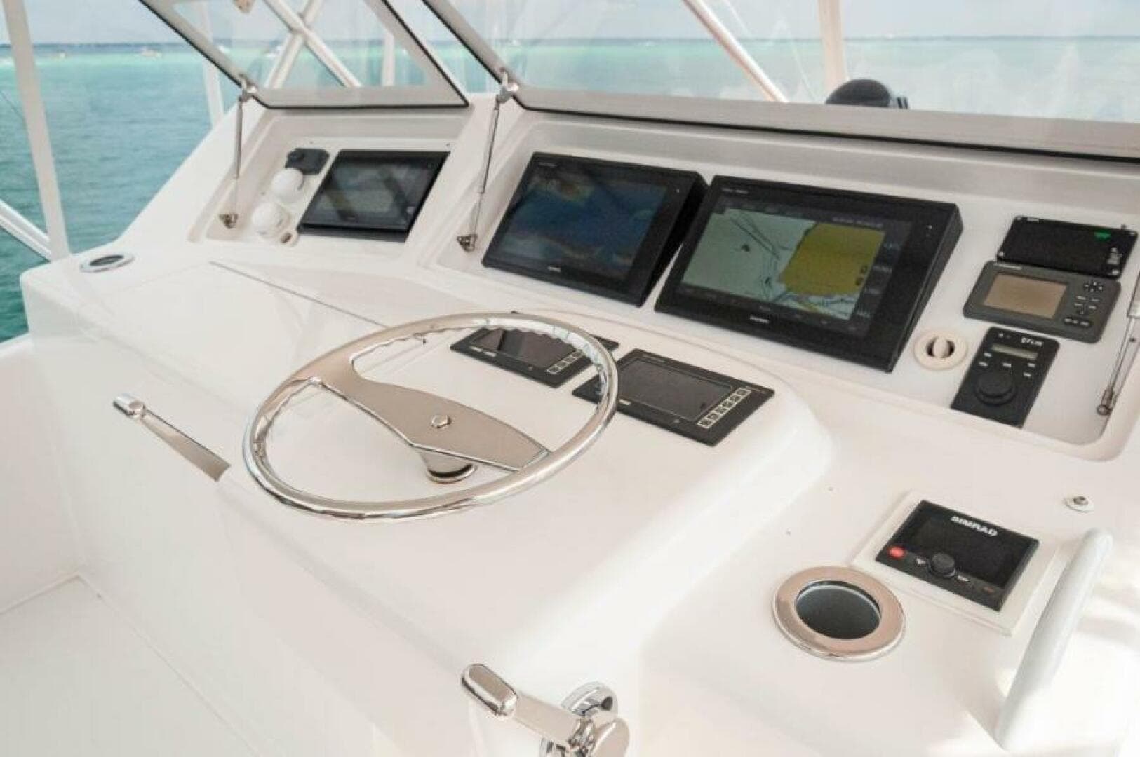 2006 45 Viking Convertible Helm (2)