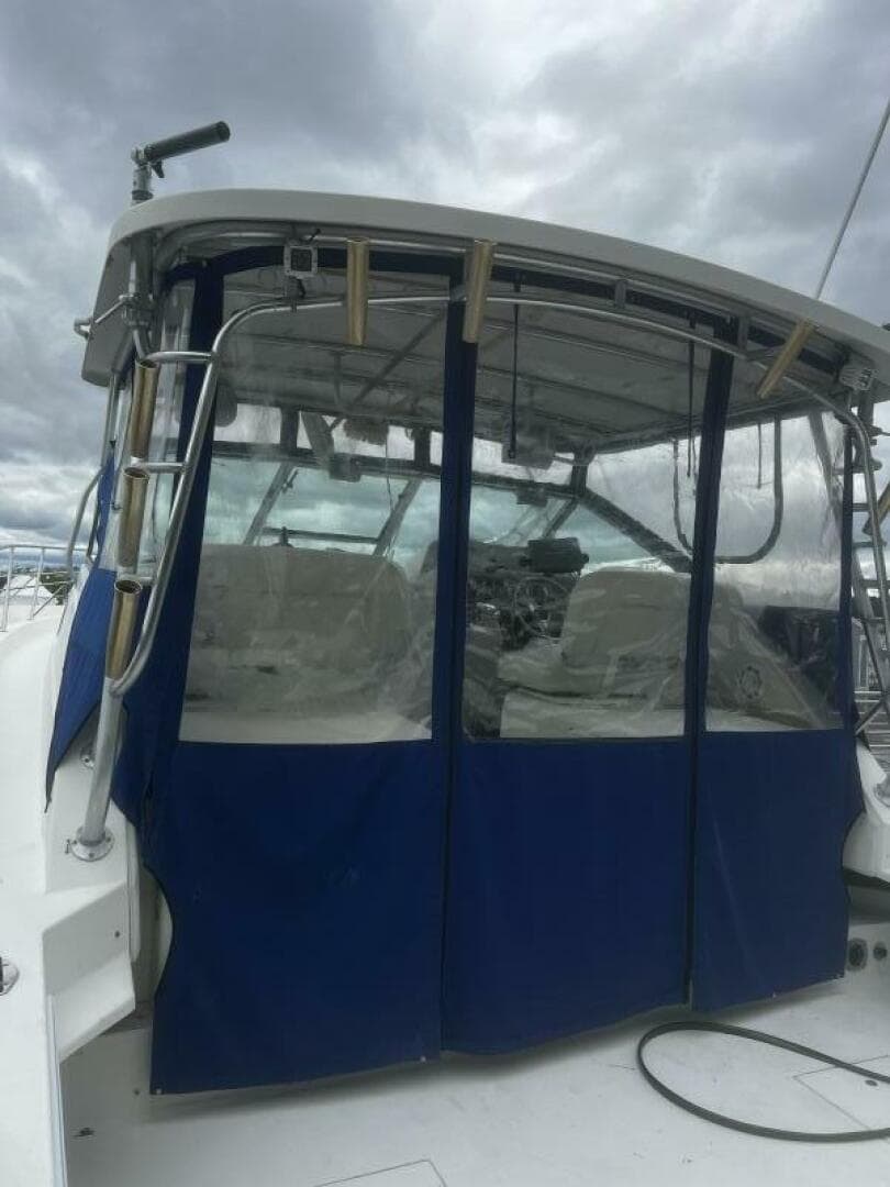 WARTHOG_Enclosed Helm