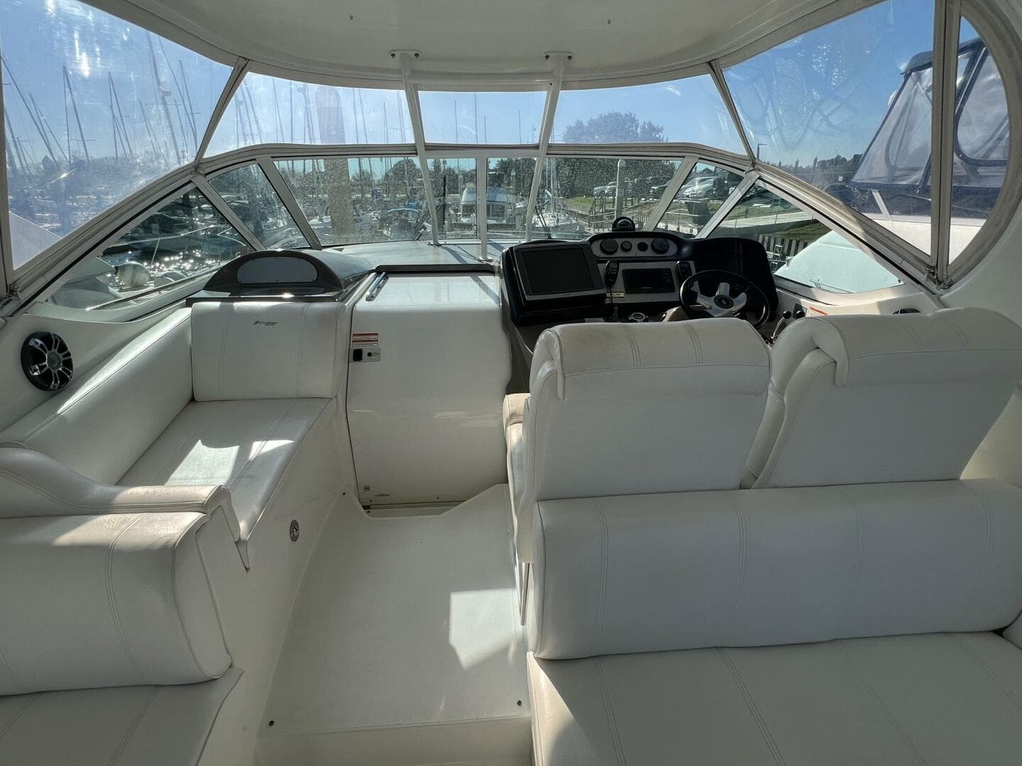 2011 Cruisers Yachts 415 MY