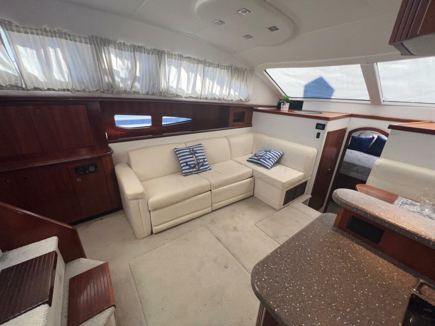 2011 Cruisers Yachts 415 MY