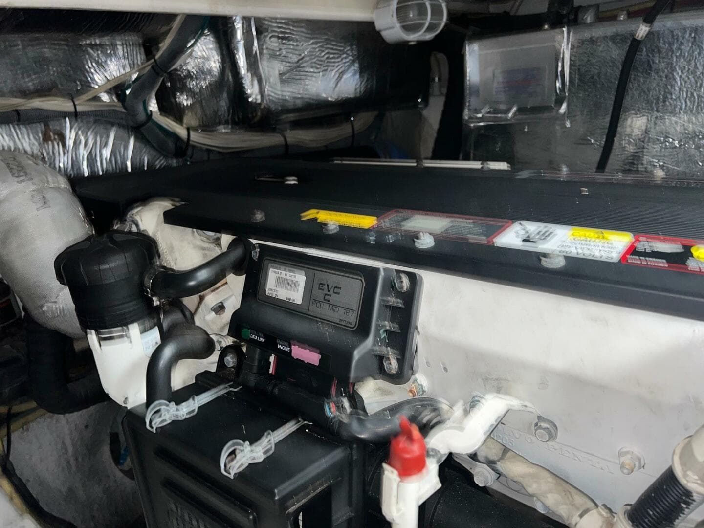 2011 Cruisers Yachts 415 MY