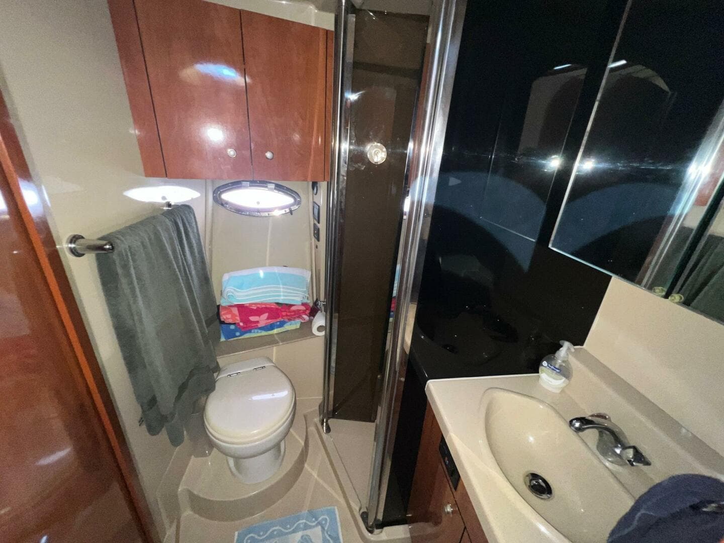 2011 Cruisers Yachts 415 MY