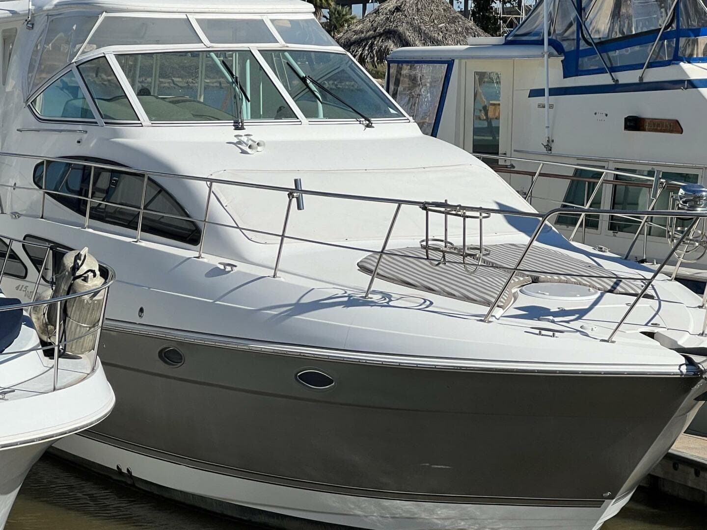 2011 Cruisers Yachts 415 MY