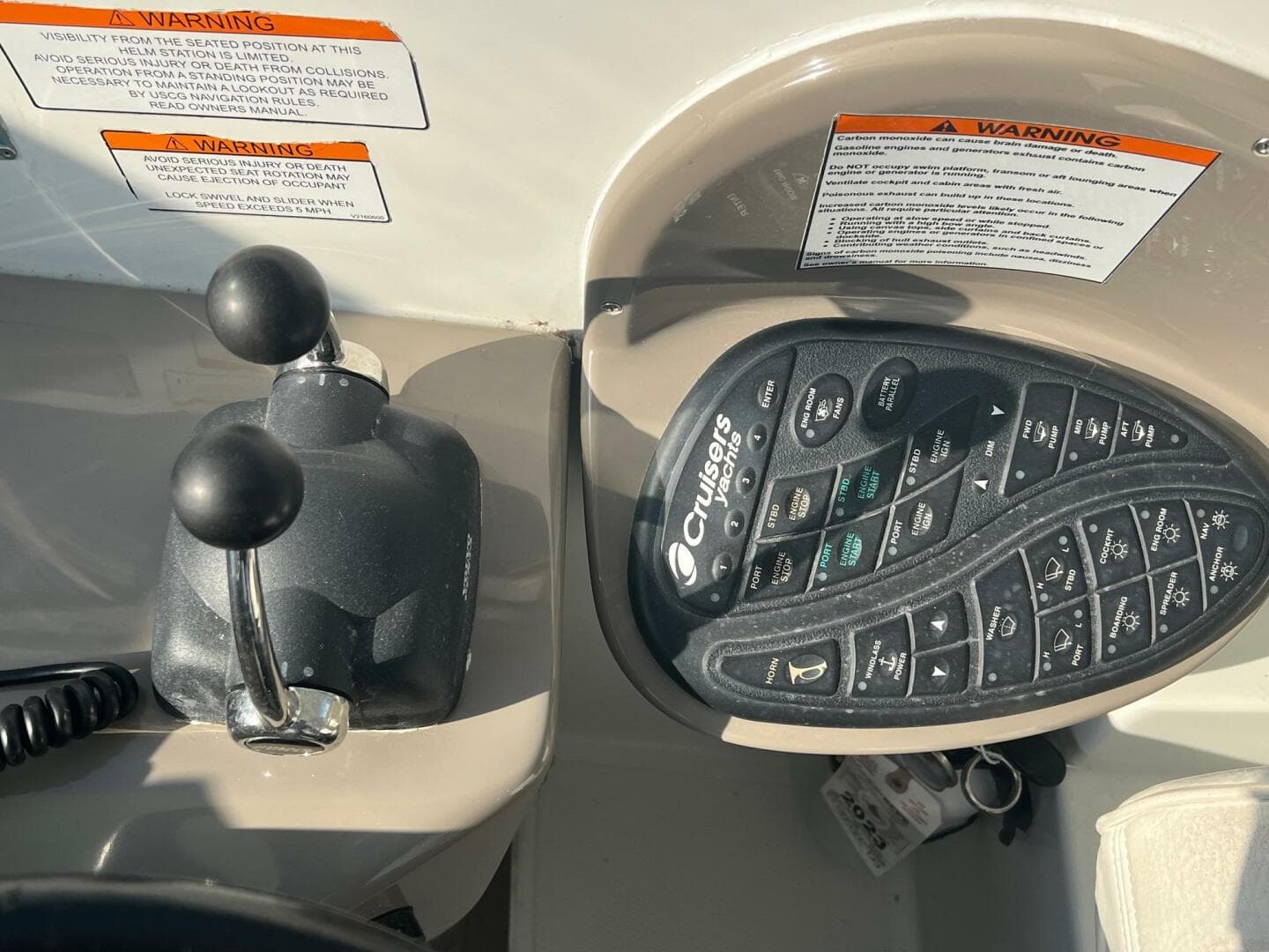 2011 Cruisers Yachts 415 MY