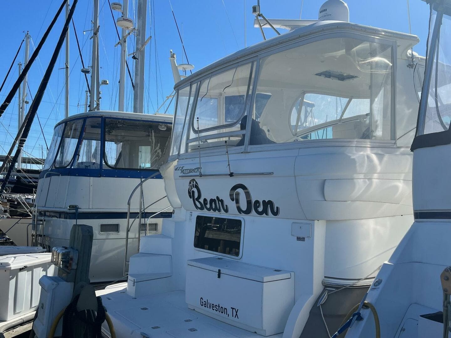 2011 Cruisers Yachts 415 MY