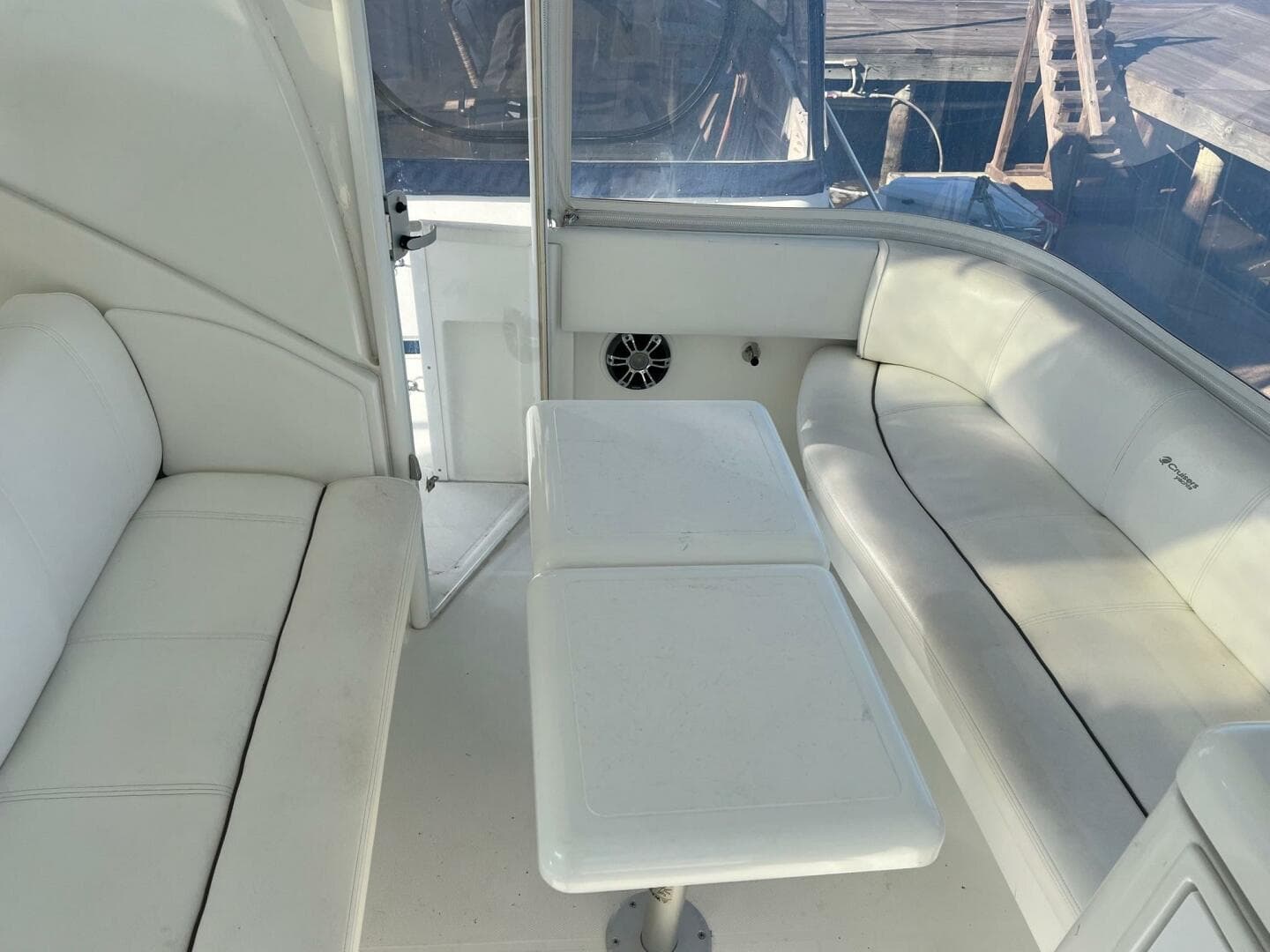 2011 Cruisers Yachts 415 MY