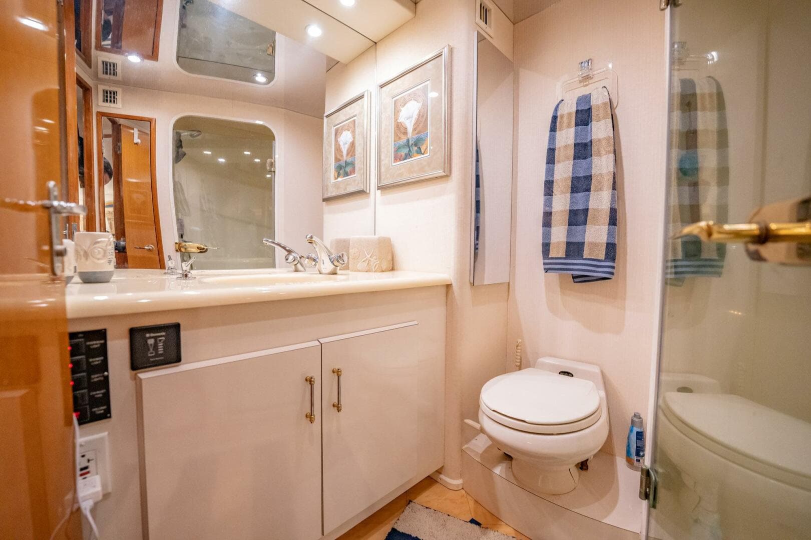 2000 Viking 60 Cockpit Sport Yacht