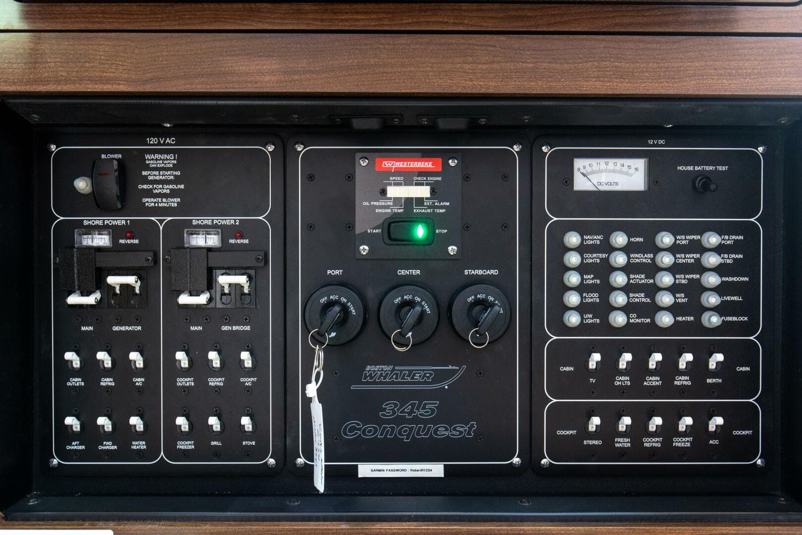 2019 Boston Whaler 345 Conquest Breakers