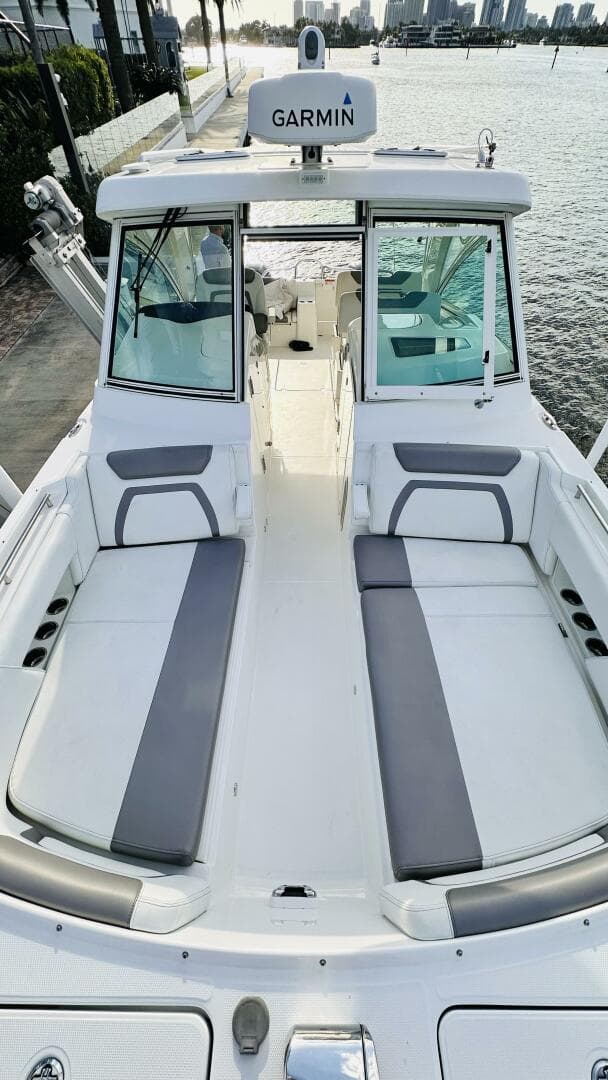 2019 World Cat 320 DC