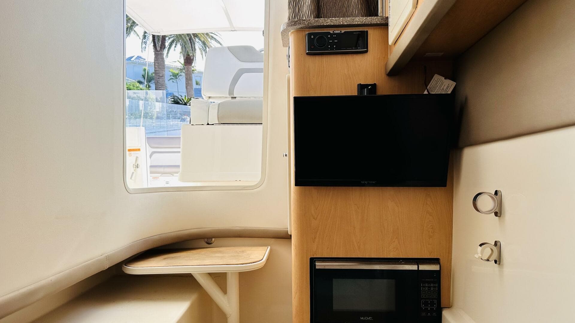 2019 World Cat 320 DC