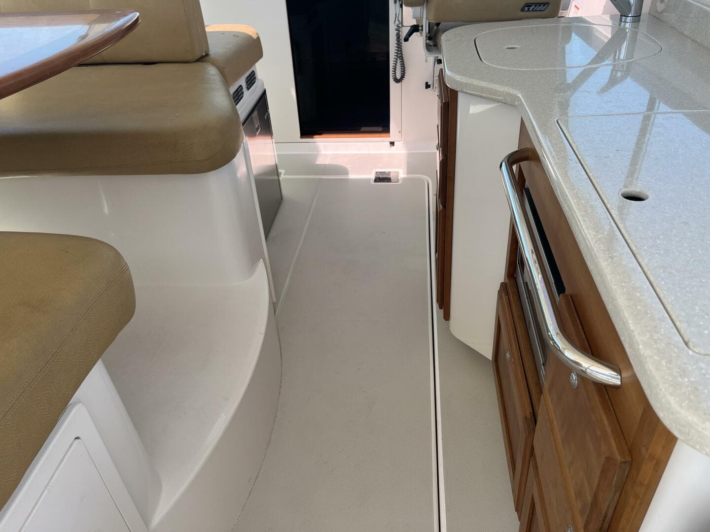 2013 Back Cove 34 - Dinette Sole