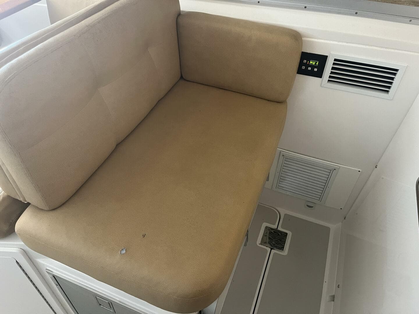 2013 Back Cove 34 - Co Pilot Seat