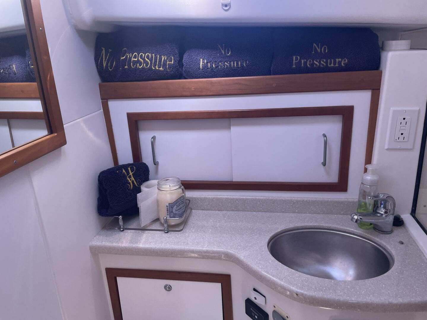 2013 Back Cove 34 - Sink