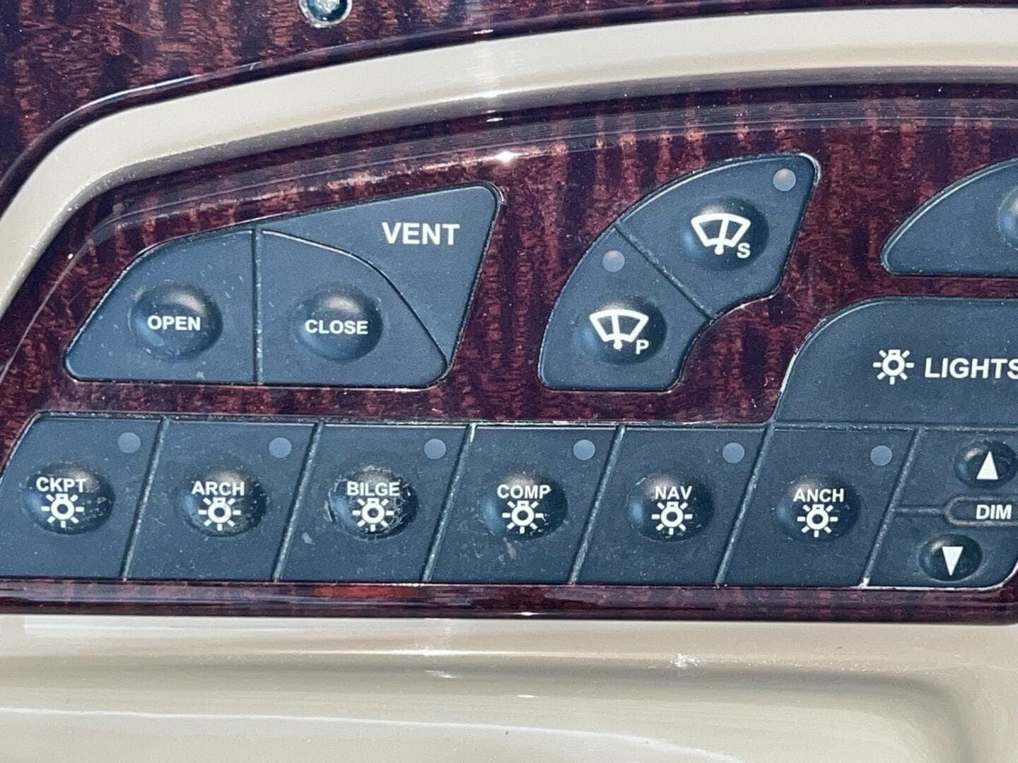 2008 Sea Ray 330 Sundancer