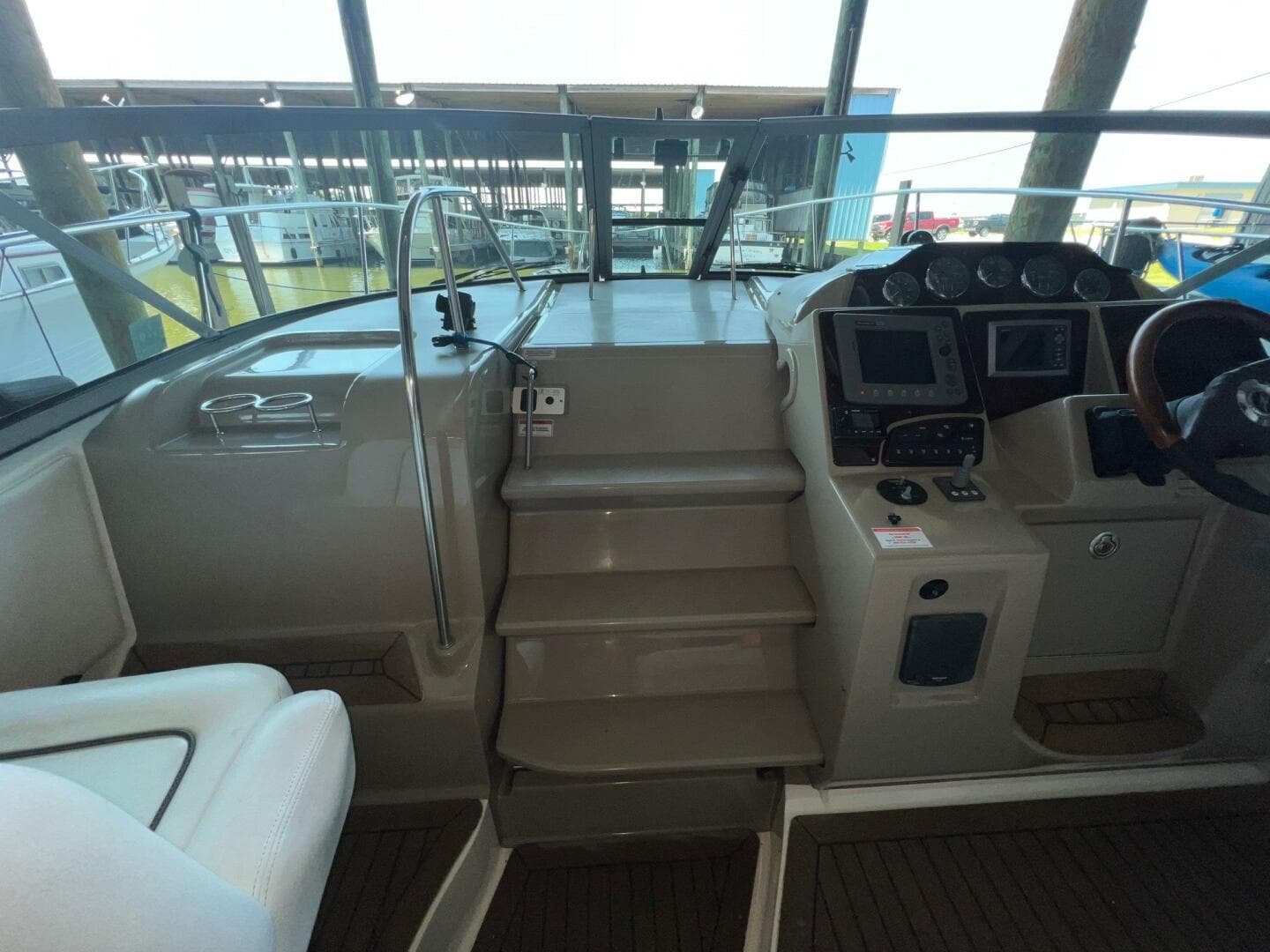 2008 Sea Ray 330 Sundancer