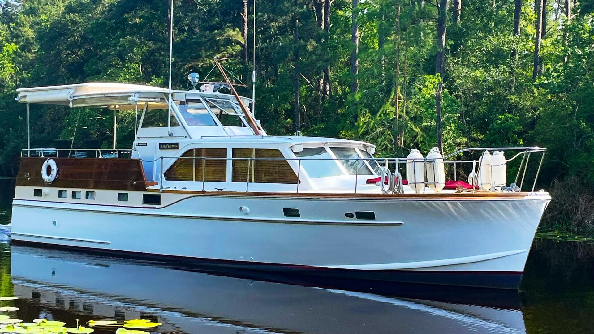 1962 Matthews 42 Double Cabin