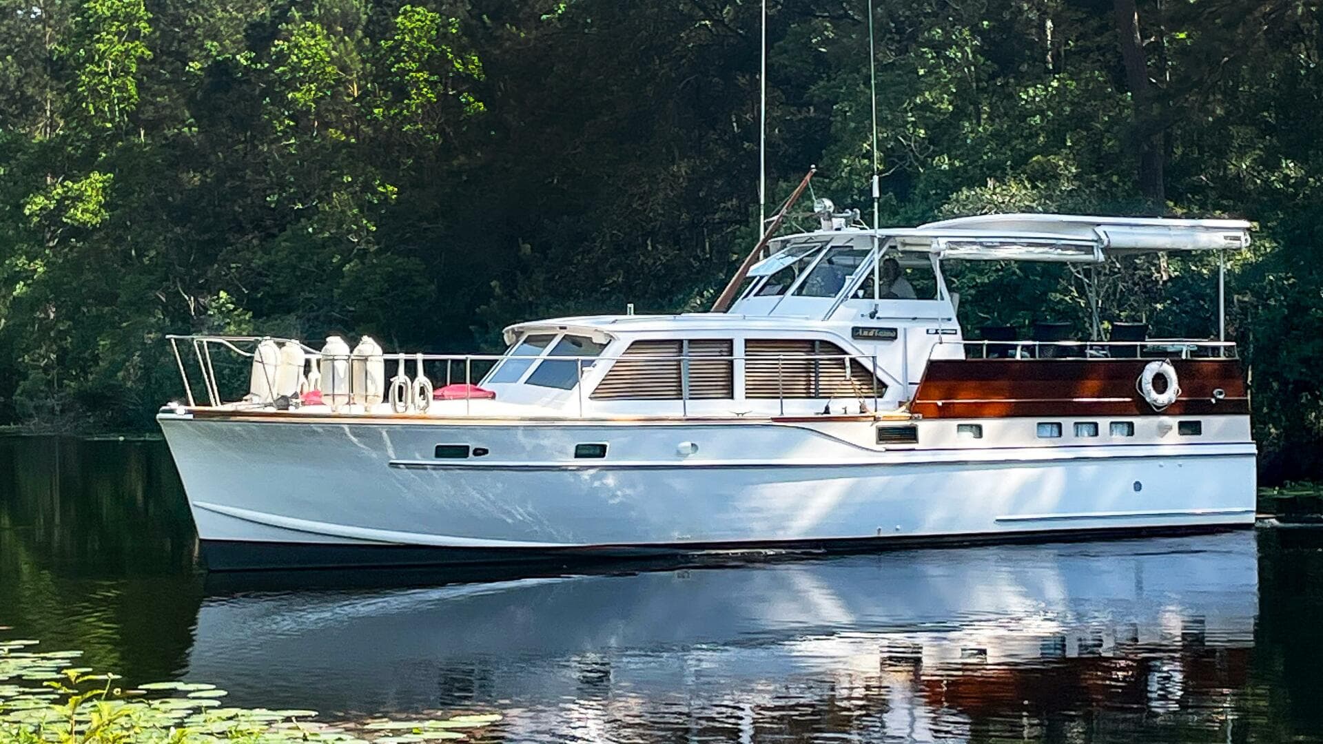 1962 Matthews 42 Double Cabin