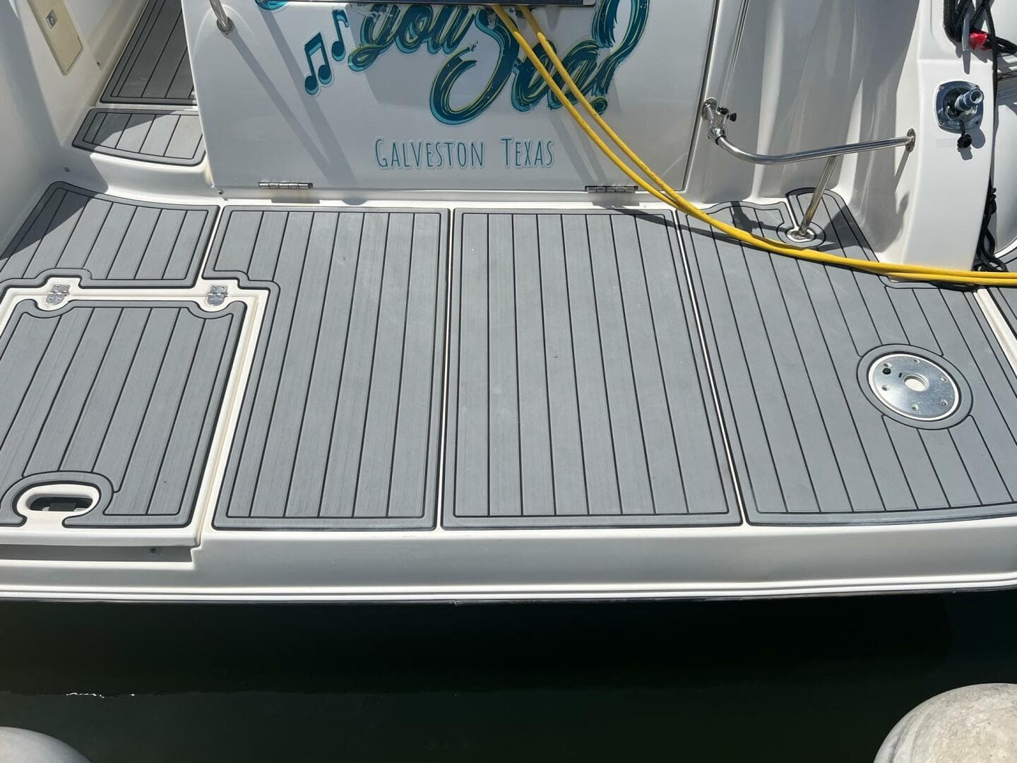 2007 Cruisers Yachts 340 Express